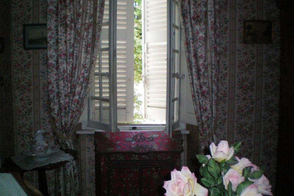 בריניול B&B Domaine Le Clos Du Pavillon חדר תמונה