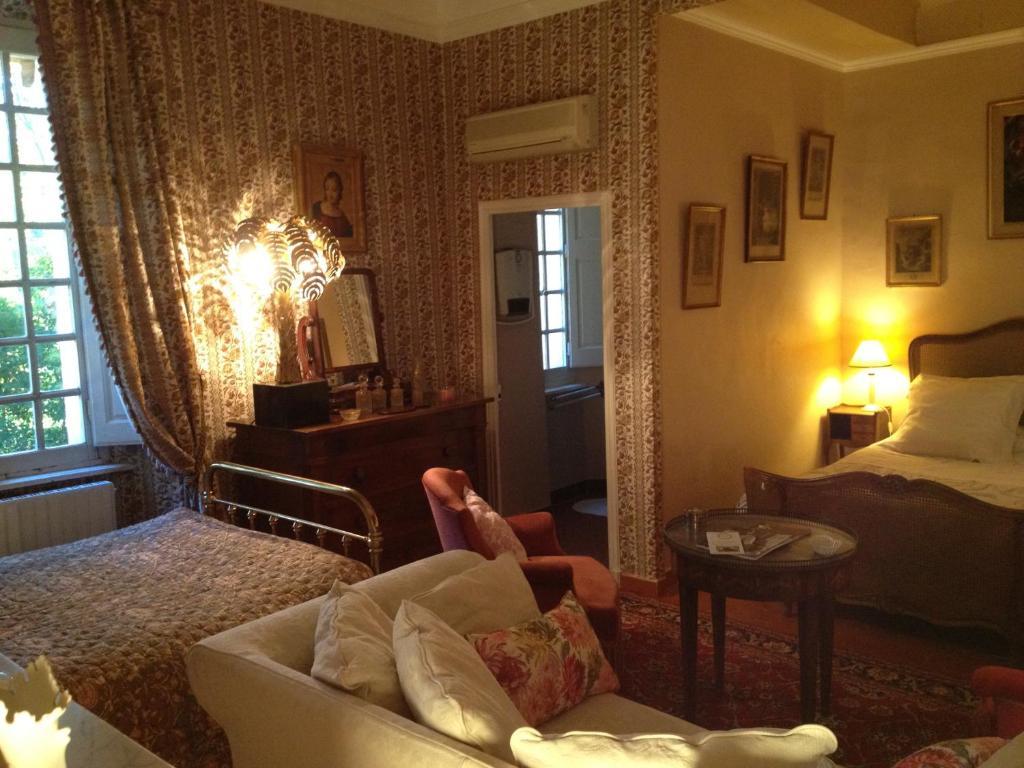 בריניול B&B Domaine Le Clos Du Pavillon חדר תמונה